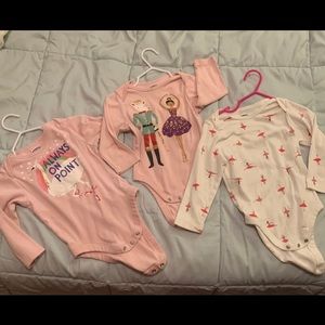⭐️3 for $10⭐️ 3 Old Navy Onesies